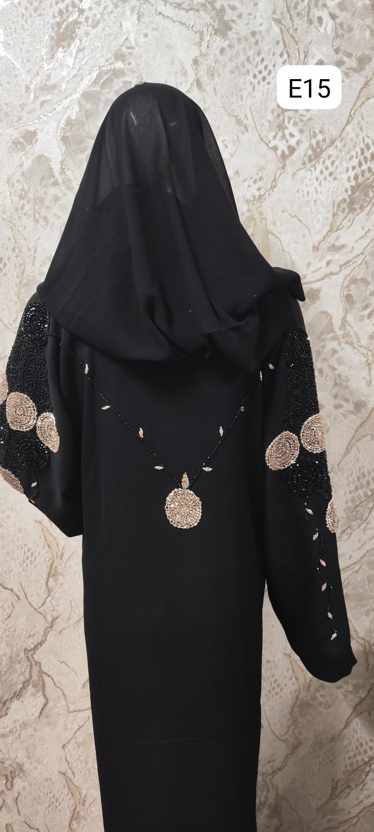Elegant Black Abaya – Traditional and Modern Fusion E15