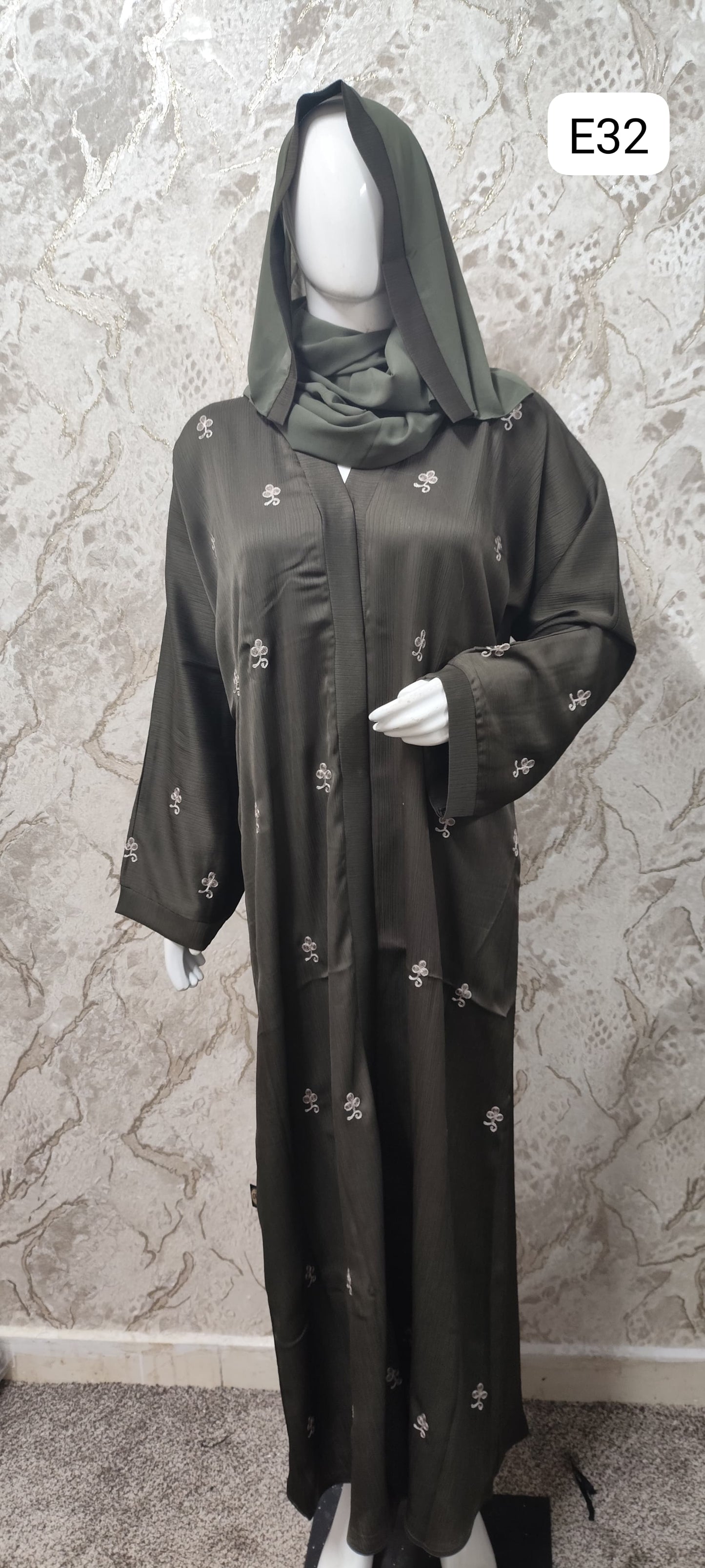 Elegant Black Abaya – Traditional and Modern Fusion