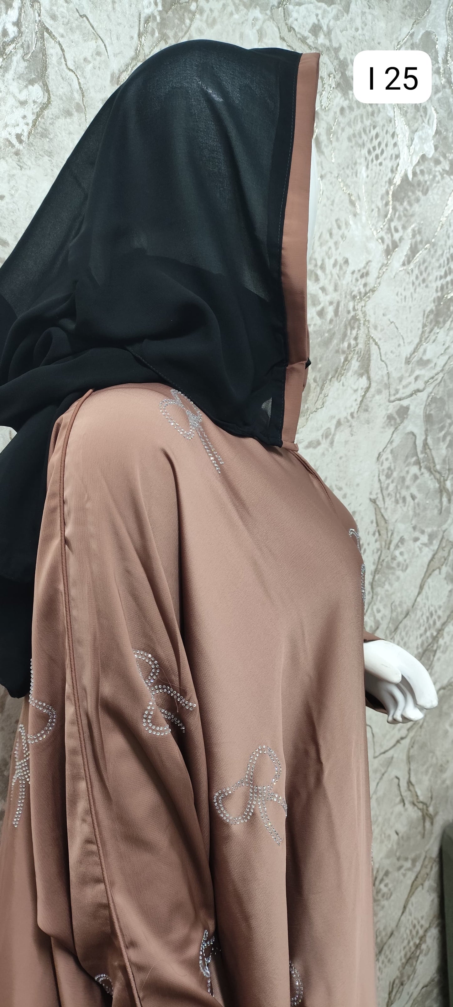 Elegant Black Abaya – Traditional and Modern Fusion I25