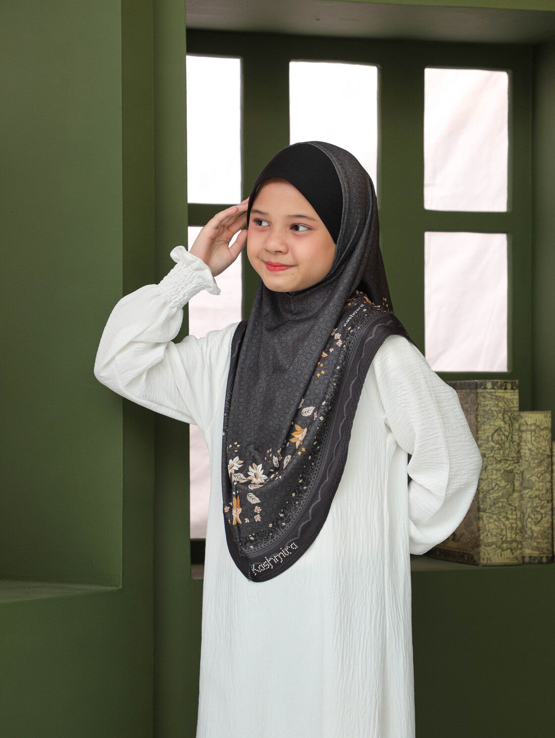KIDS MALESIAN PRINTED SCARF 2706