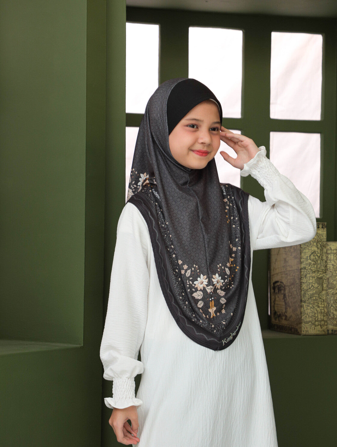 KIDS MALESIAN PRINTED SCARF 2706