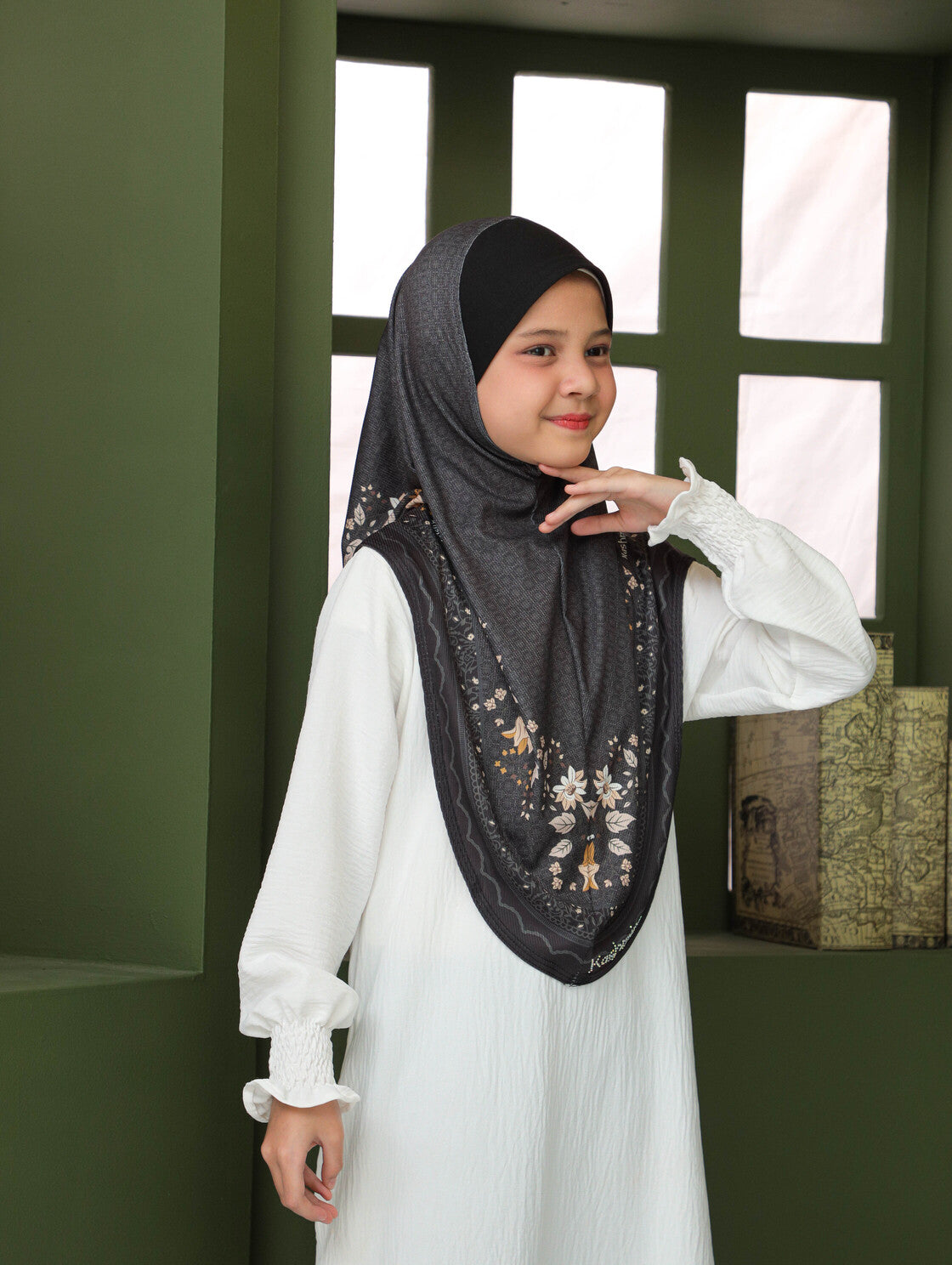 KIDS MALESIAN PRINTED SCARF 2706