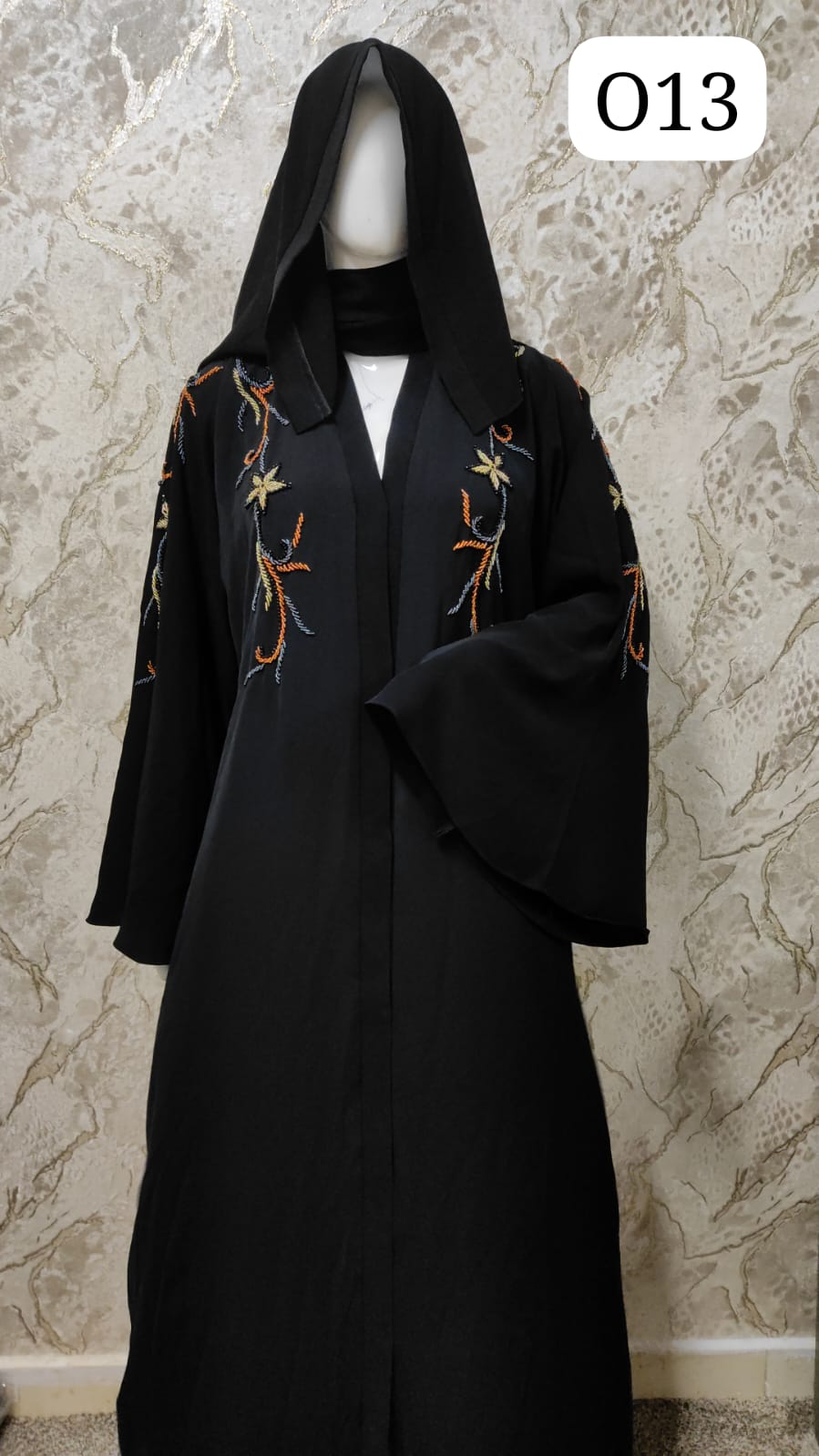 Elegant Black Abaya – Traditional and Modern Fusion
