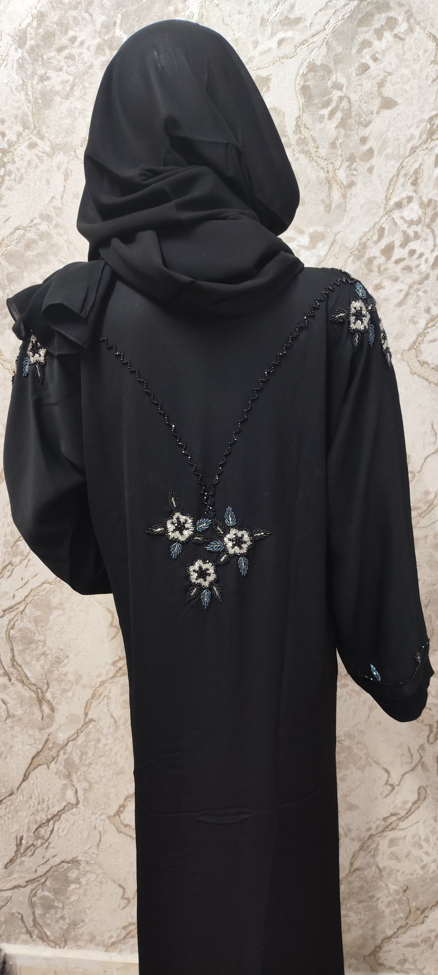 Elegant Black Abaya – Traditional and Modern Fusion E18